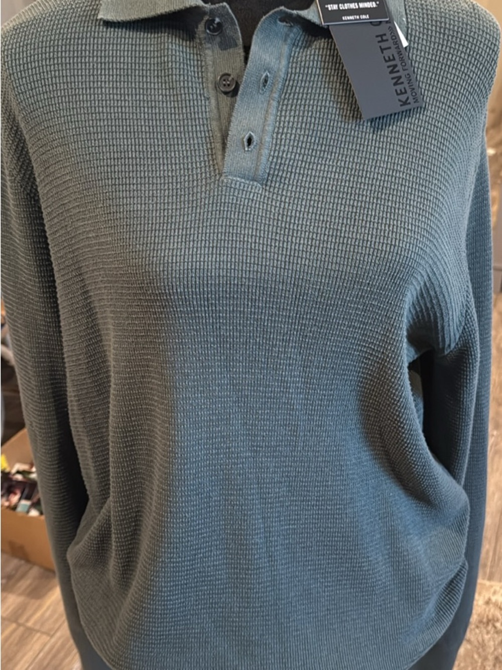 Kenneth Cole Men’s Olive Waffle-Knit V-Neck Sweater